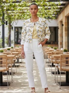 White House Black Market NWT Cropped Floral Lemon White Jean Jacket 
SZXL